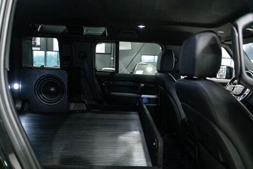 Land Rover Defender vaihtoauto