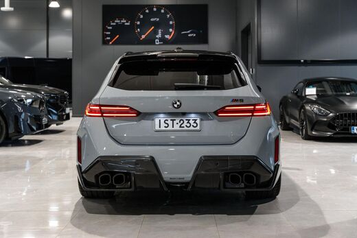 BMW M5 vaihtoauto