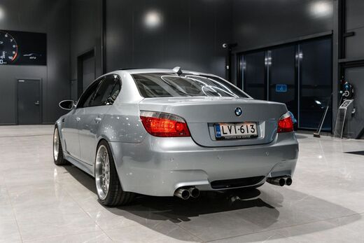 BMW M5 vaihtoauto