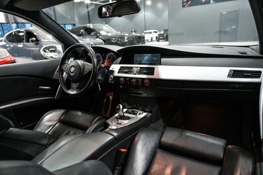 BMW M5 vaihtoauto