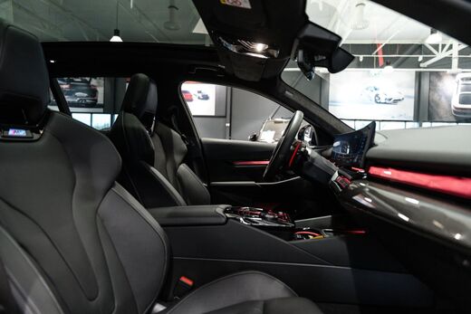 BMW M5 vaihtoauto