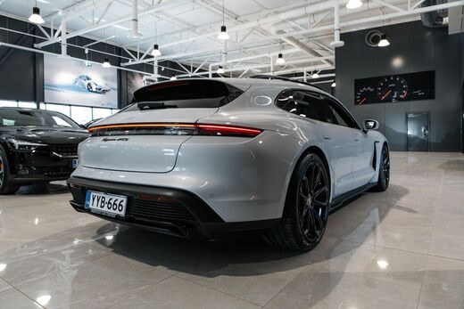 Porsche Taycan vaihtoauto