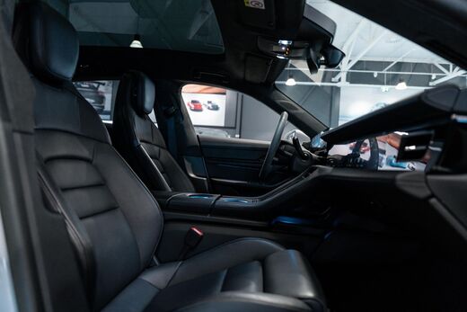 Porsche Taycan vaihtoauto