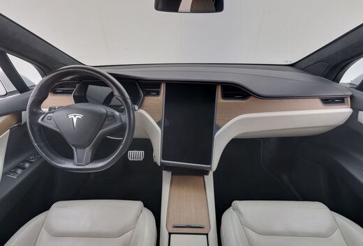 Tesla Model X vaihtoauto