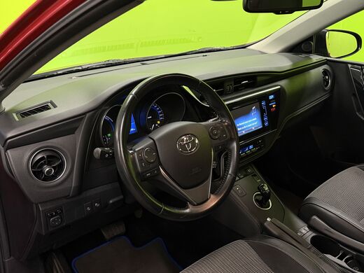 Toyota Auris vaihtoauto