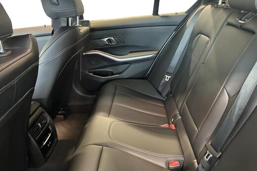 BMW 330 vaihtoauto