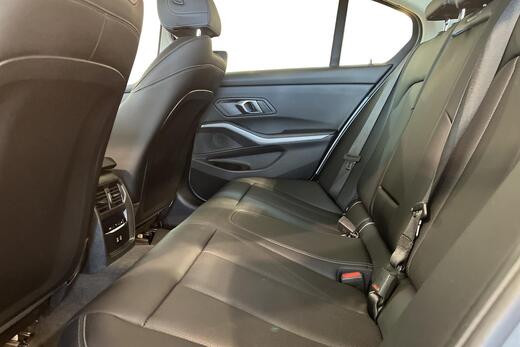 BMW 330 vaihtoauto