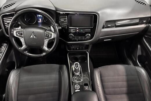 Mitsubishi Outlander PHEV vaihtoauto