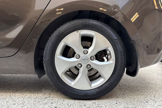 Kia Carens vaihtoauto