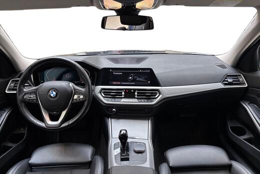 BMW 320 vaihtoauto