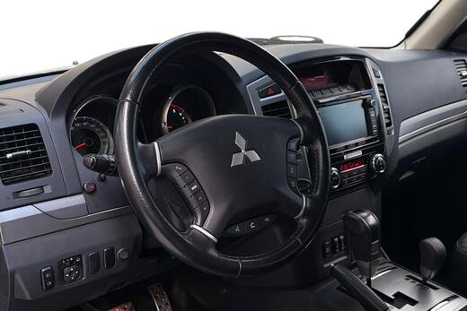 Mitsubishi Pajero vaihtoauto