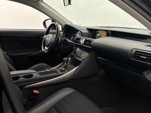 Lexus IS vaihtoauto