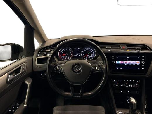 Volkswagen Touran vaihtoauto