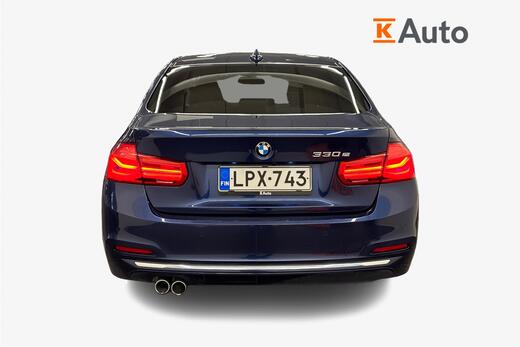 BMW 330 vaihtoauto