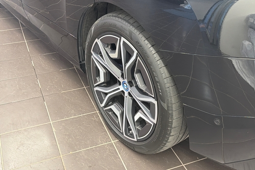 BMW iX vaihtoauto
