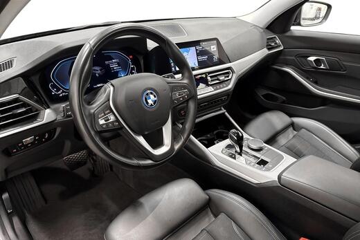 BMW 330 vaihtoauto