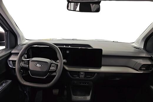 Ford Tourneo Courier vaihtoauto