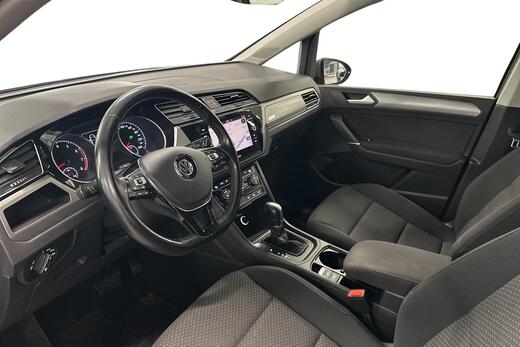 Volkswagen Touran vaihtoauto