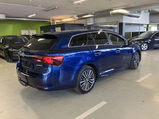 Toyota Avensis vaihtoauto