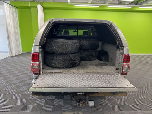 Toyota Hilux vaihtoauto