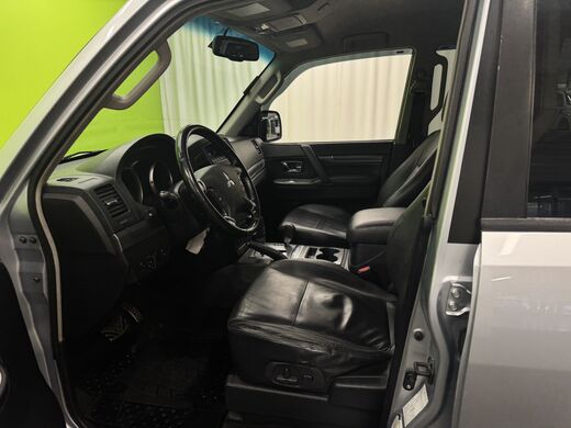 Mitsubishi Pajero vaihtoauto