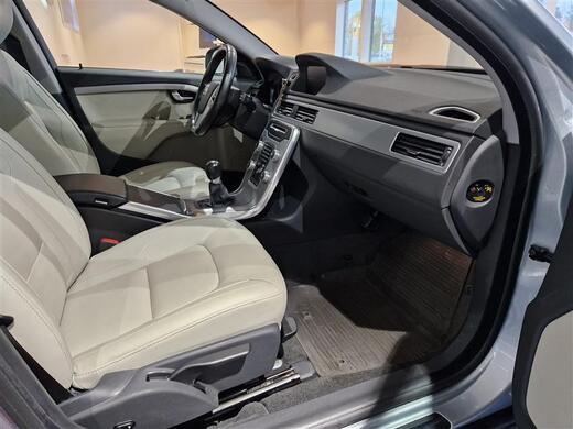 Volvo V70 vaihtoauto