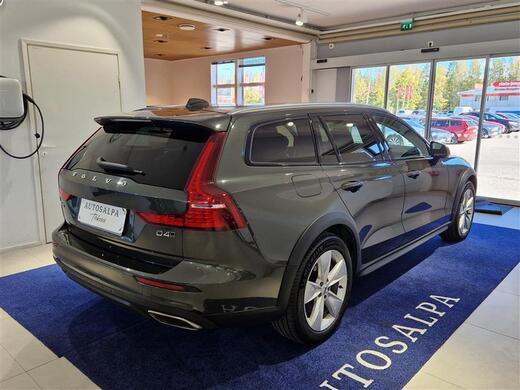 Volvo V60 Cross Country vaihtoauto