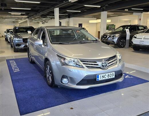 Toyota Avensis vaihtoauto