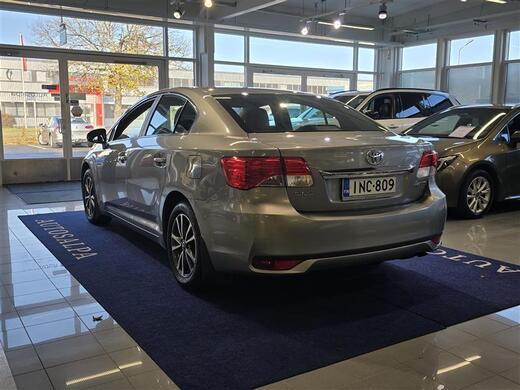 Toyota Avensis vaihtoauto