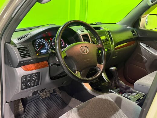 Toyota Land Cruiser vaihtoauto