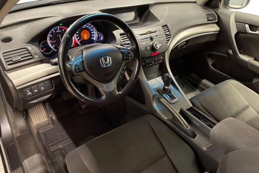 Honda Accord vaihtoauto