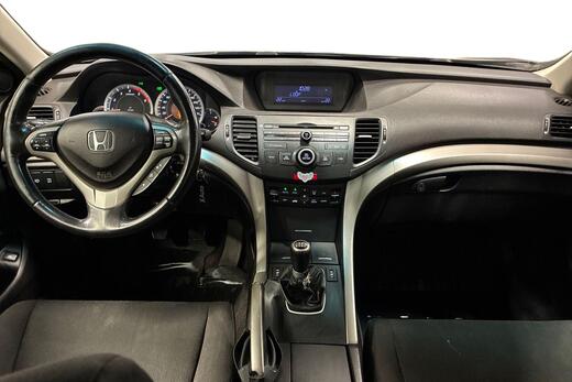Honda Accord vaihtoauto