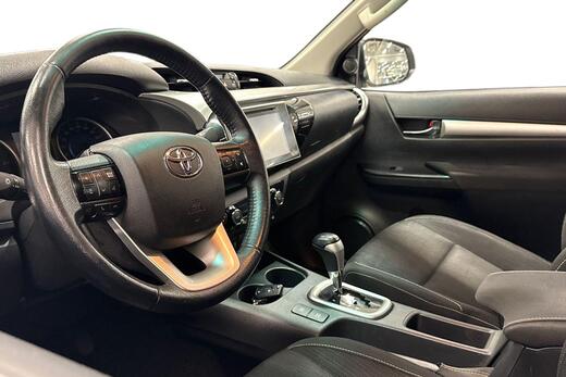Toyota Hilux vaihtoauto
