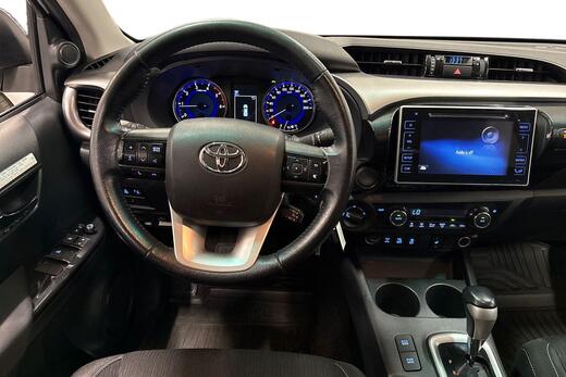 Toyota Hilux vaihtoauto