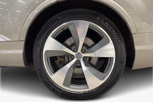 Audi Q7 vaihtoauto