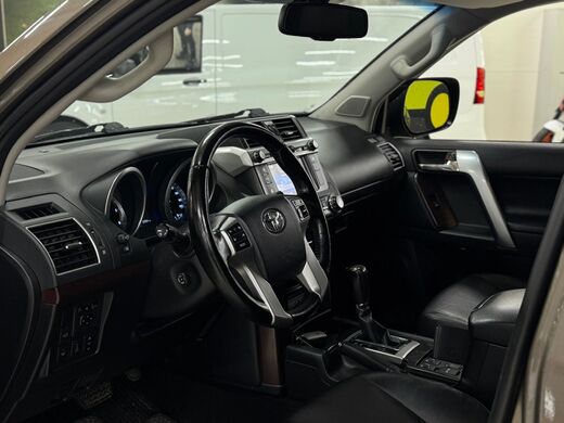 Toyota Land Cruiser vaihtoauto