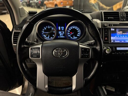 Toyota Land Cruiser vaihtoauto