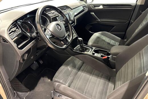 Volkswagen Touran vaihtoauto