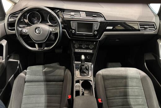 Volkswagen Touran vaihtoauto