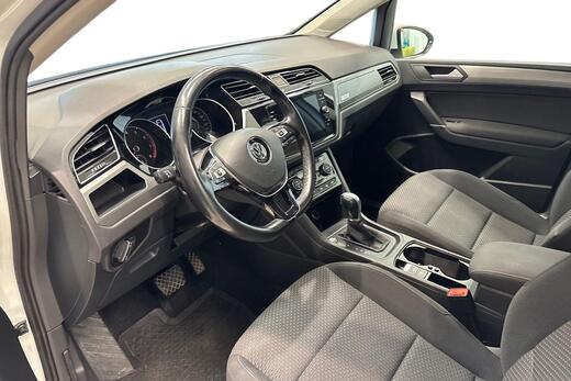 Volkswagen Touran vaihtoauto