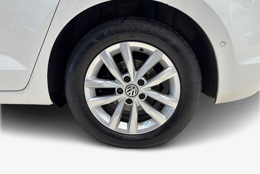 Volkswagen Touran vaihtoauto