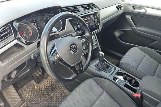 Volkswagen Touran vaihtoauto
