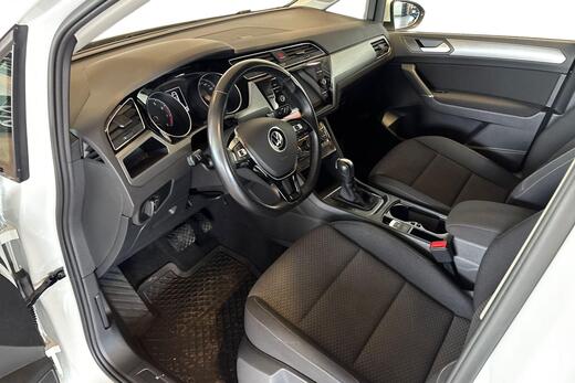 Volkswagen Touran vaihtoauto