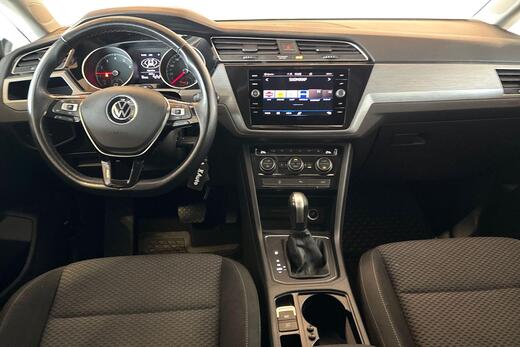 Volkswagen Touran vaihtoauto