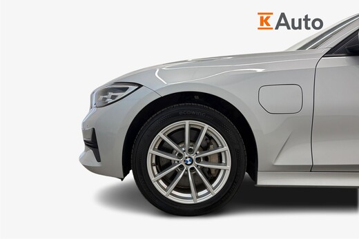 BMW 330 vaihtoauto