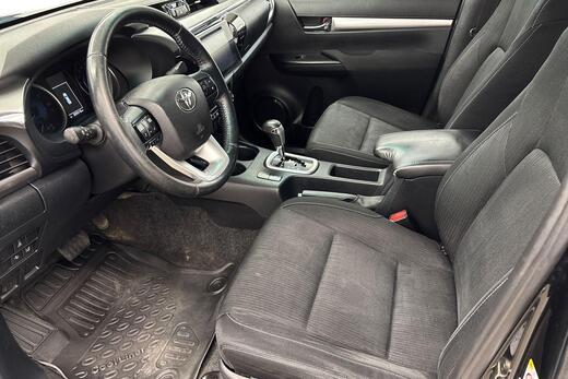 Toyota Hilux vaihtoauto
