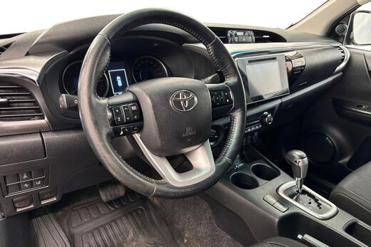Toyota Hilux vaihtoauto