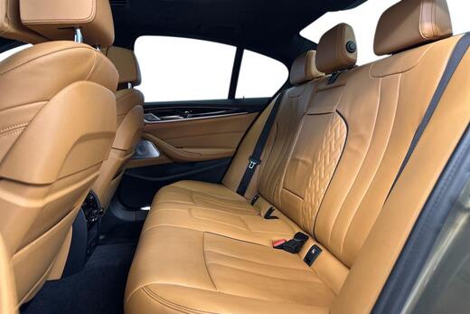 BMW M5 vaihtoauto