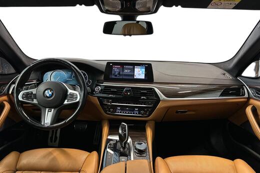 BMW M5 vaihtoauto