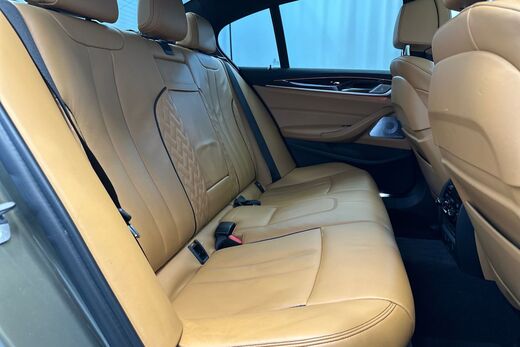 BMW M5 vaihtoauto